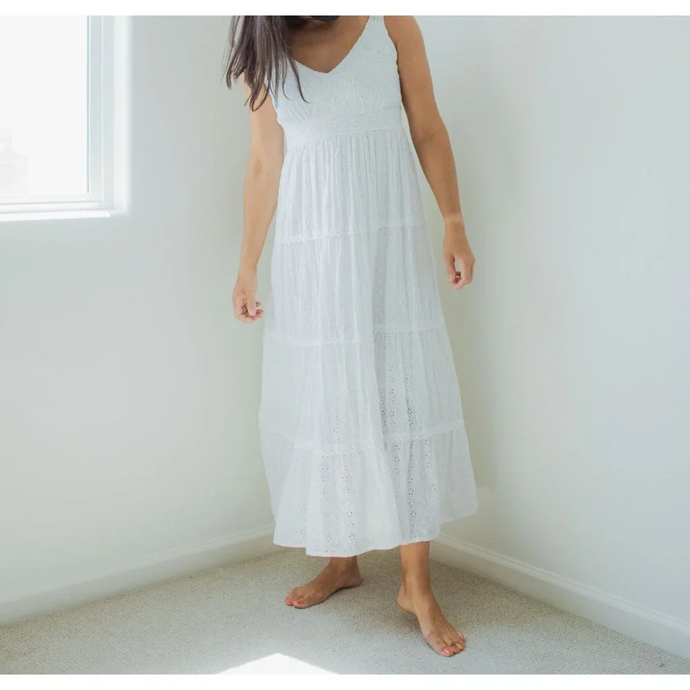 MAGIC WHITE 100% COTTON CROCHET & EYELET FLOWY SLEEVELESS V-NECK MAXI DRESS M - Picture 1 of 9